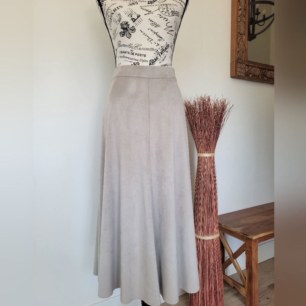 Elegant Gray Women's Skirt